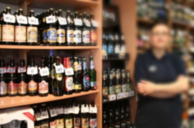 Tajemniczy klient” w punktach sprzedaży alkoholu w Ciechanowie: sprzedawcy bardziej czujni