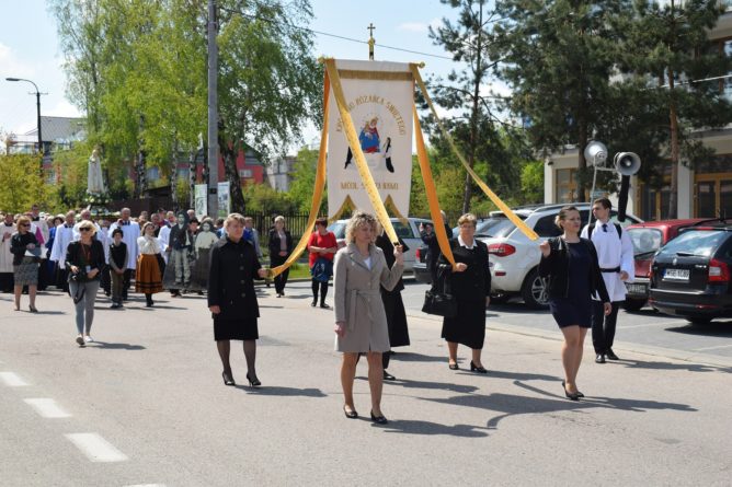 Diecezjalne uroczysto艣ci 100. rocznicy objawie艅 fatimskich w Ciechanowie