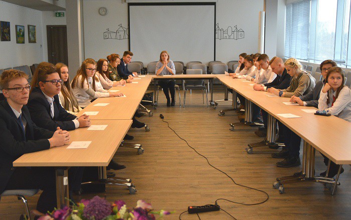 Pierwsza sesja III kadencji Młodzieżowej Rady Miasta. Wybrano nowe władze.