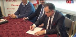Podpisanie aktu notarialnego na zakup Pałacu Zamoyskich w Bieżuniu[VIDEO]