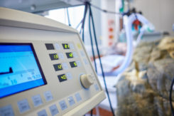 10 nowych respirator贸w dla szpitala w Ciechanowie w ramach rezerwy kryzysowej samorz膮du Mazowsza [AUDIO]