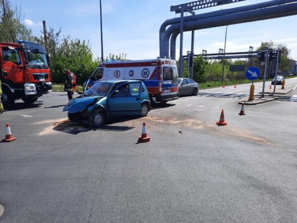 Wypadek na skrzyżowaniu ulicy Mleczarskiej i Niechodzkiej
