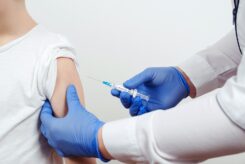 Rusza akcja bezp艂atnych szczepie艅 przeciw grypie dla wszystkich pe艂noletnich