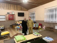 Mazowiecki Komendant Wojewódzki PSP wizytował przygotowane w remizach miejsca pobytu dla uchodźców z Ukrainy