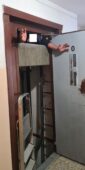 Mieszkaniec Ciechanowa utkwił w windzie [FOTO]