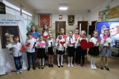Uczniowie SP w Nowej Krępie uczcili pamięć Karola Wojtyły